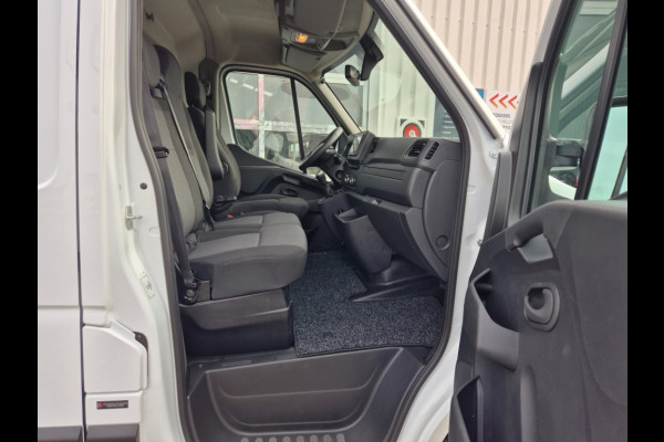 Renault Master L2H2 2,3 dci 135 Pk Euro 6 35.693 Km!! PDC Camera Navi 2500 Kg Trekgewicht