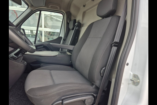 Renault Master L2H2 2,3 dci 135 Pk Euro 6 35.693 Km!! PDC Camera Navi 2500 Kg Trekgewicht