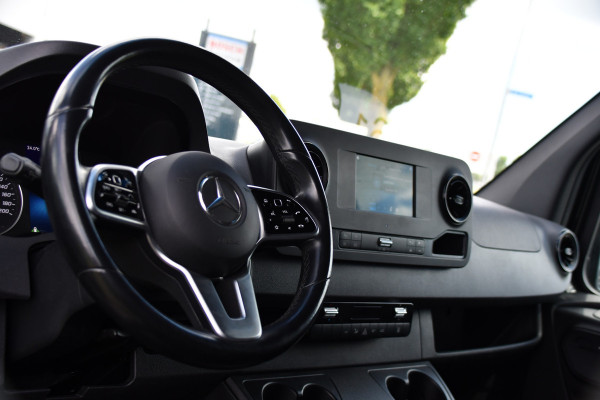 Mercedes-Benz Sprinter 317 1.9 CDI L2H1 RWD Black Edition Adaptieve Cruise, Camera, LED, Carplay, 3500kg Trekhaak, Stoelverwarming, Standkachel, Softclose, Automaat, Uniek!