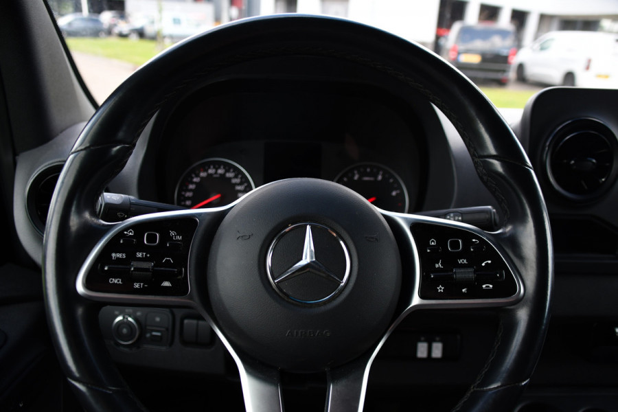 Mercedes-Benz Sprinter 317 1.9 CDI L2H1 RWD Black Edition Adaptieve Cruise, Camera, LED, Carplay, 3500kg Trekhaak, Stoelverwarming, Standkachel, Softclose, Automaat, Uniek!