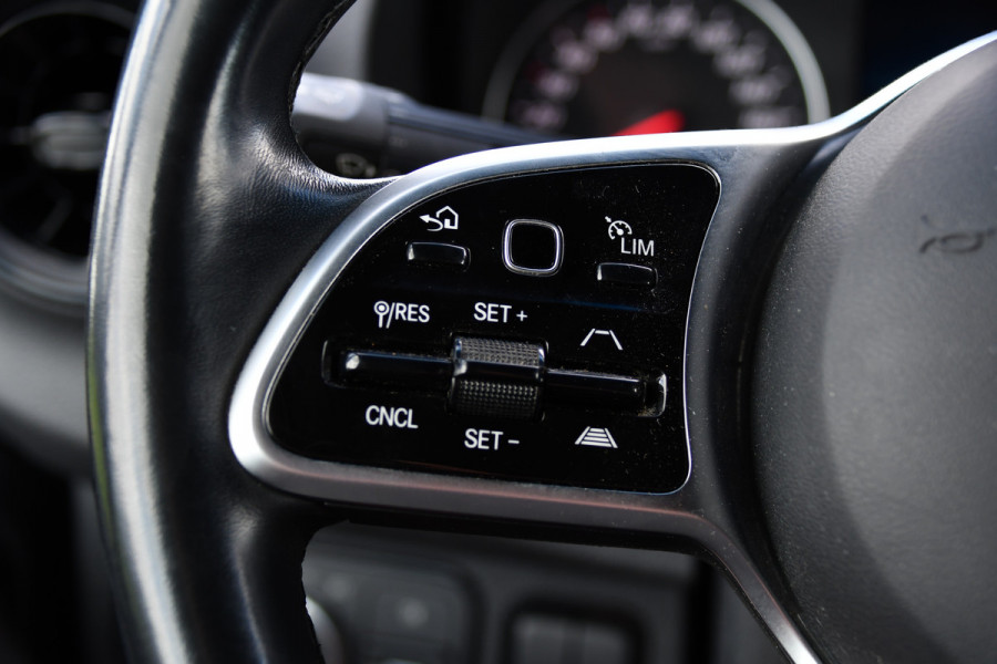 Mercedes-Benz Sprinter 317 1.9 CDI L2H1 RWD Black Edition Adaptieve Cruise, Camera, LED, Carplay, 3500kg Trekhaak, Stoelverwarming, Standkachel, Softclose, Automaat, Uniek!