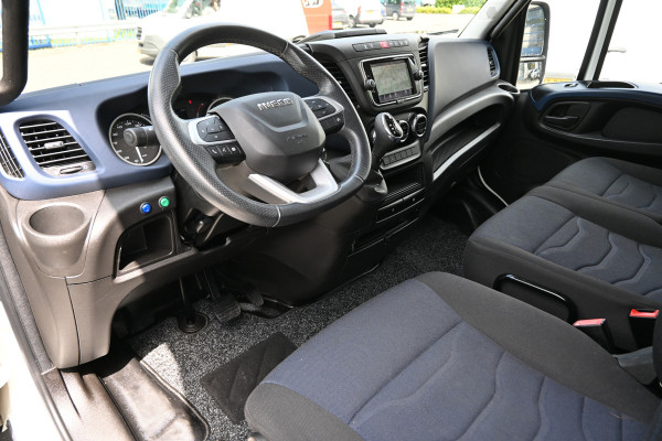 Iveco Daily 35C18 3.0 Hi-Matic Bakwagen met NIEUWE laadklep Dhollandia klep, LED, Geveerde stoel, Camera