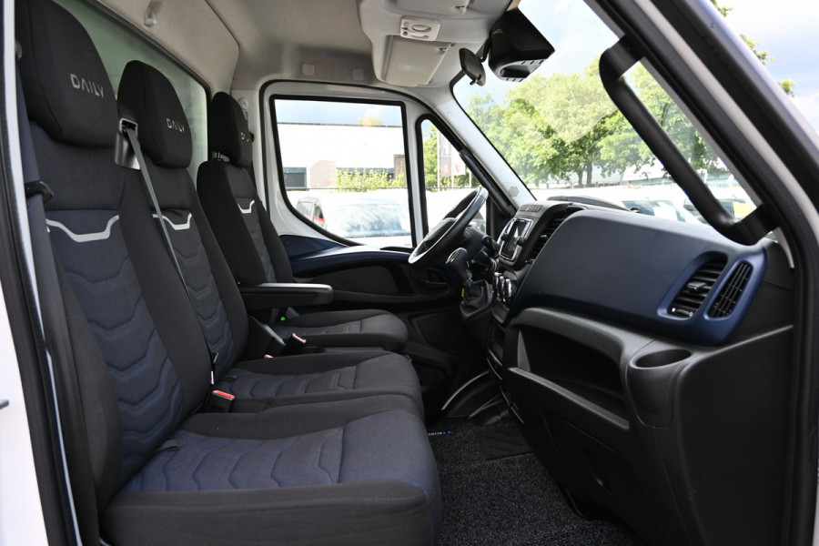 Iveco Daily 35C18 3.0 Hi-Matic Bakwagen met NIEUWE laadklep Dhollandia klep, LED, Geveerde stoel, Camera