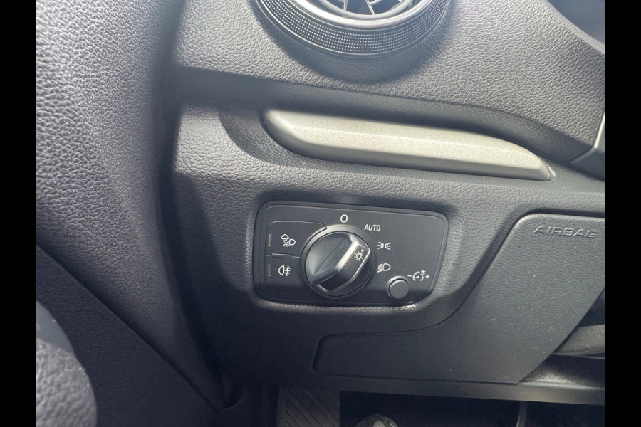Audi A3 Sportback 35 TFSI Design S Tronic Panorama Leder Led