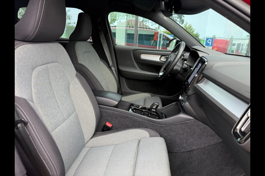 Volvo XC40 1.5 T4 Plug-in hybrid Plus Dark - Automaat - Navi - Climate - Parkeerhulp