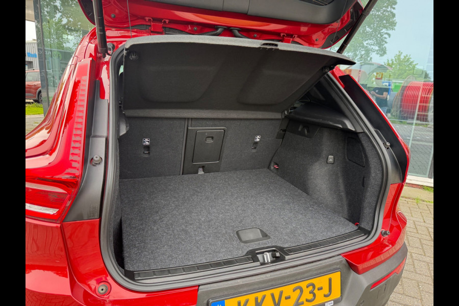 Volvo XC40 1.5 T4 Plug-in hybrid Plus Dark - Automaat - Navi - Climate - Parkeerhulp
