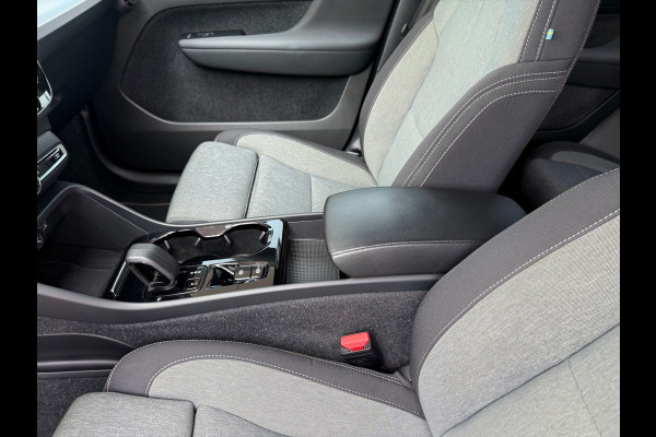 Volvo XC40 1.5 T4 Plug-in hybrid Plus Dark - Automaat - Navi - Climate - Parkeerhulp