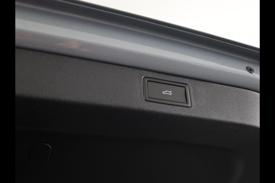 Škoda Kamiq Monte Carlo 1.0 TSI 115 pk 7 versn. DSG | Travel Assist Plus | Winter Pakket