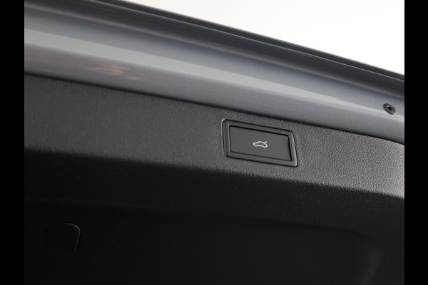 Škoda Kamiq Monte Carlo 1.0 TSI 115 pk 7 versn. DSG | Travel Assist Plus | Winter Pakket