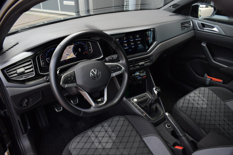 Volkswagen Polo 1.0 TSI R-Line Business | Pano | IQ | Beats | Stoelverwarming