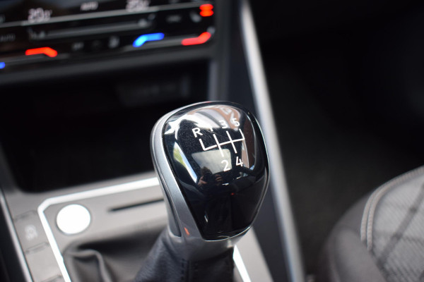 Volkswagen Polo 1.0 TSI R-Line Business | Pano | IQ | Beats | Stoelverwarming
