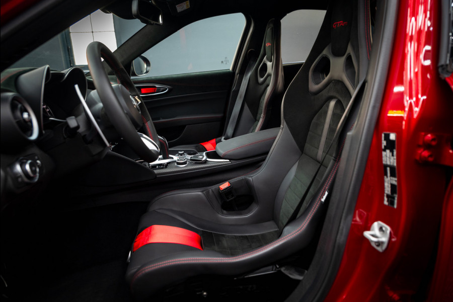 Alfa Romeo Giulia 2.9 V6 Quadrifoglio GTAm / PPF / 1e eig. / Keramisch / Nieuwstaat / 6-punt