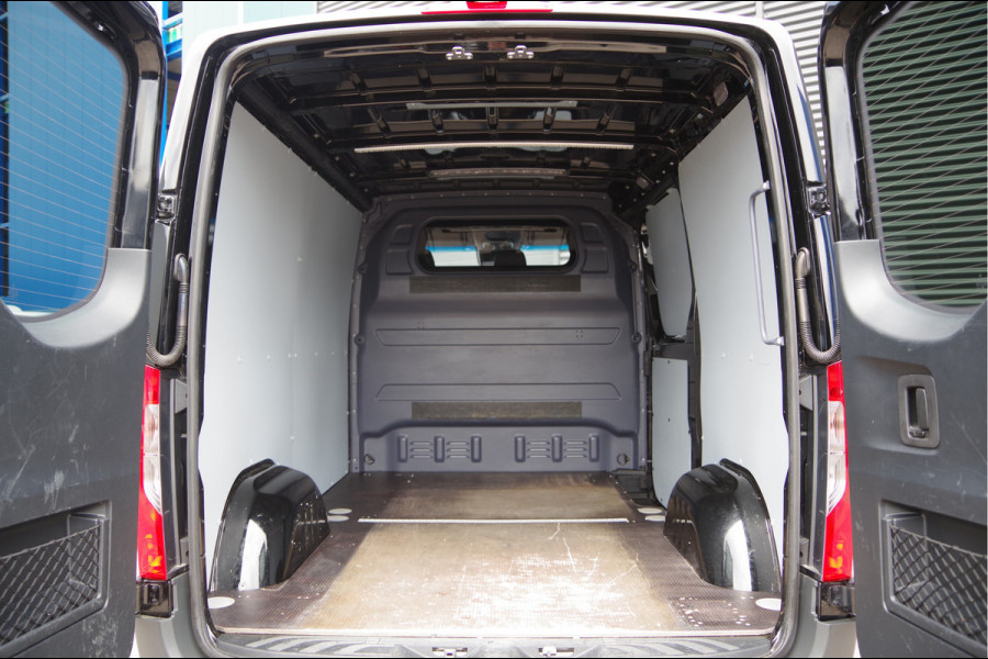 Mercedes-Benz Sprinter 317 1.9 CDI L1H1 RWD AUT. 3-ZITS, LEDER, MBUX 10'', STOELVERWARMING, LEDER STUUR, CRUISE, CLIMA, GEVEERDE STOEL