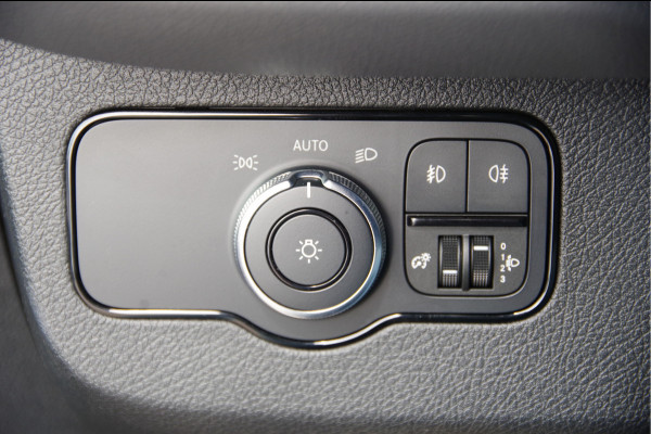 Mercedes-Benz Sprinter 317 1.9 CDI L1H1 RWD AUT. 3-ZITS, LEDER, MBUX 10'', STOELVERWARMING, LEDER STUUR, CRUISE, CLIMA, GEVEERDE STOEL
