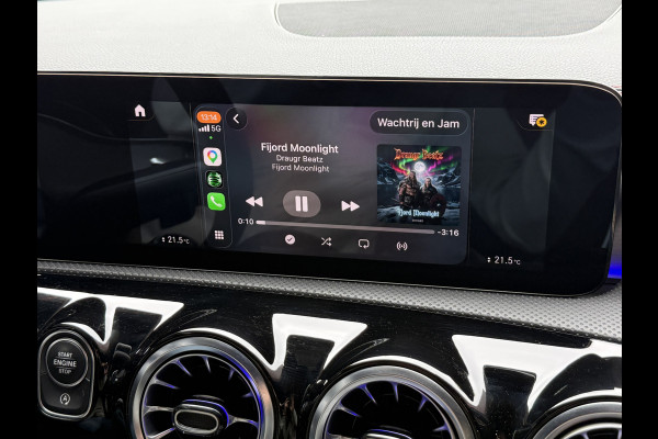 Mercedes-Benz CLA-Klasse Shooting Brake 200 Business Solution AMG | Pano | Sfeerverl. | Burmester | Keyless