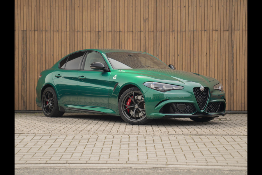 Alfa Romeo Giulia 2.9 V6 Quadrifoglio | Akrapovic | Carbon stoelen | Harman/Kardon | Facelift | Adapt. cruise