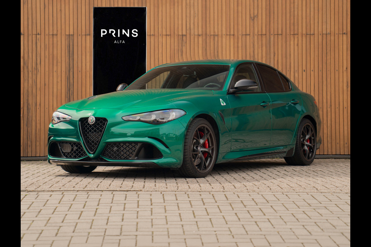 Alfa Romeo Giulia 2.9 V6 Quadrifoglio | Akrapovic | Carbon stoelen | Harman/Kardon | Facelift | Adapt. cruise