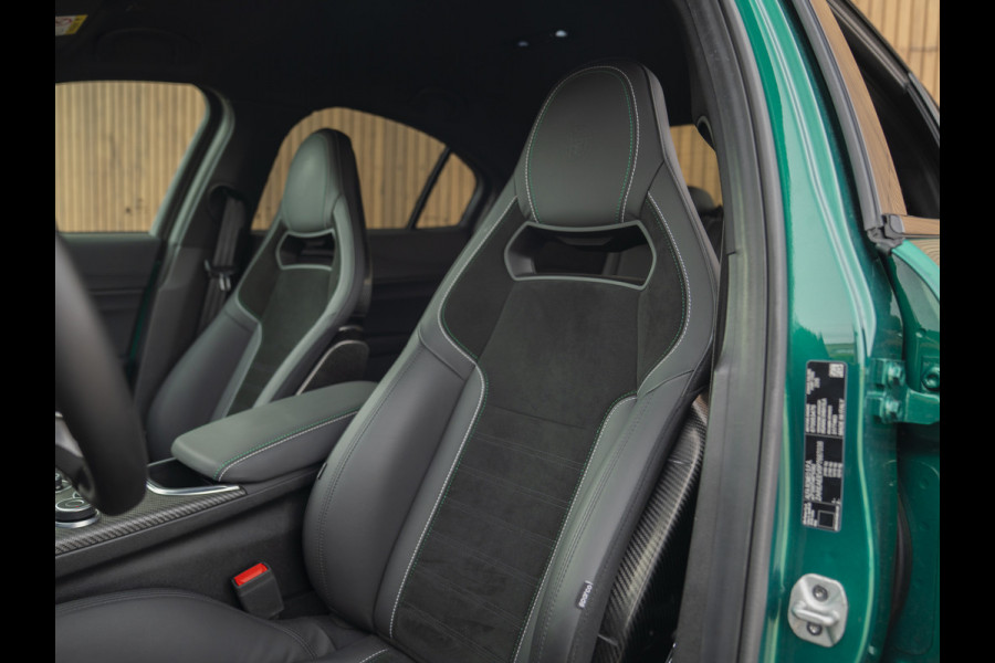Alfa Romeo Giulia 2.9 V6 Quadrifoglio | Akrapovic | Carbon stoelen | Harman/Kardon | Facelift | Adapt. cruise