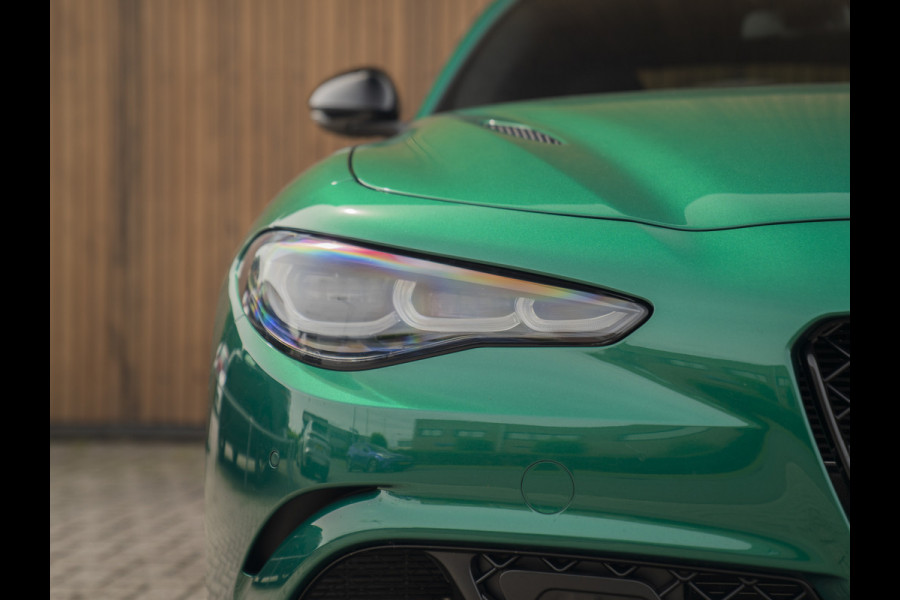 Alfa Romeo Giulia 2.9 V6 Quadrifoglio | Akrapovic | Carbon stoelen | Harman/Kardon | Facelift | Adapt. cruise