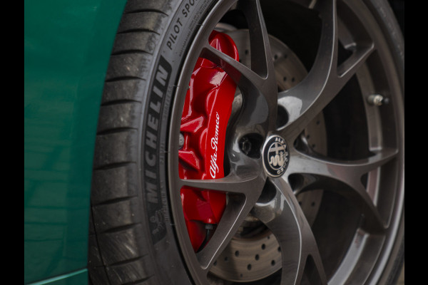 Alfa Romeo Giulia 2.9 V6 Quadrifoglio | Akrapovic | Carbon stoelen | Harman/Kardon | Facelift | Adapt. cruise