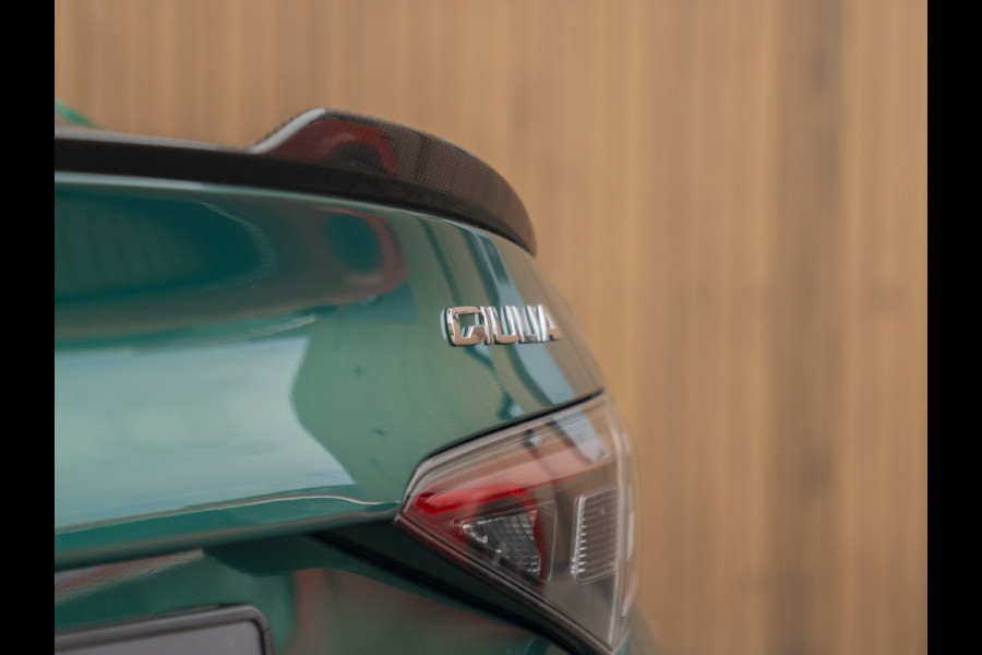 Alfa Romeo Giulia 2.9 V6 Quadrifoglio | Akrapovic | Carbon stoelen | Harman/Kardon | Facelift | Adapt. cruise