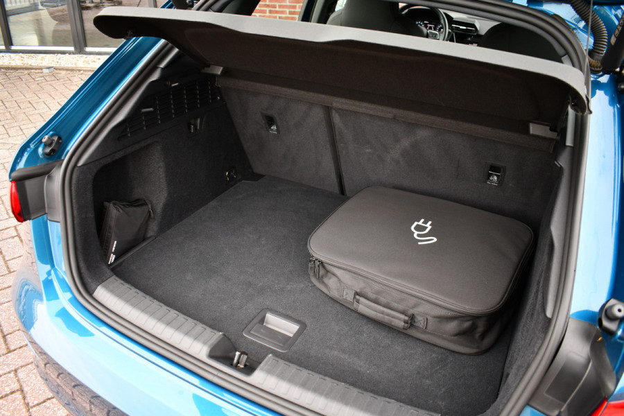 Audi A3 Sportback 40 TFSI e 29dkm | Atollblau | S-zetels | El-klep