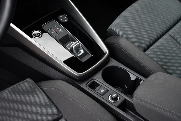 Audi A3 Sportback 40 TFSI e 29dkm | Atollblau | S-zetels | El-klep