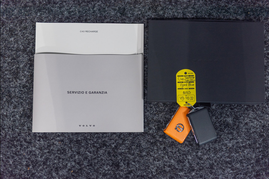 Volvo C40 Aut. Recharge Twin Plus Dark 82 kWh SOH 99% ACC Stoelverwarming 408pk