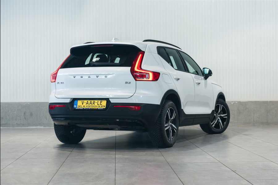 Volvo XC40 Aut. B3 Plus Dark Stoelverwarming Parkeercamera HarmanKardon 163pk
