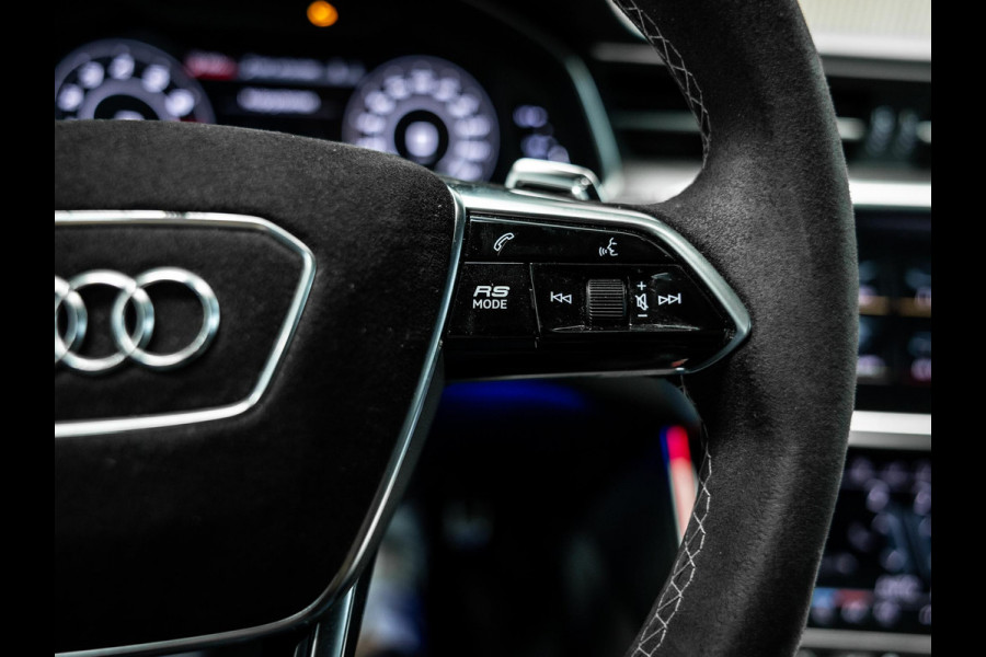 Audi RS6 Avant TFSI quattro | VOSSEN | Akrapovic | Pano |