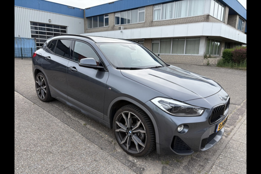 BMW X2 sDrive20i High Executive | Panodak | Leer | Trekhaak | Automaat