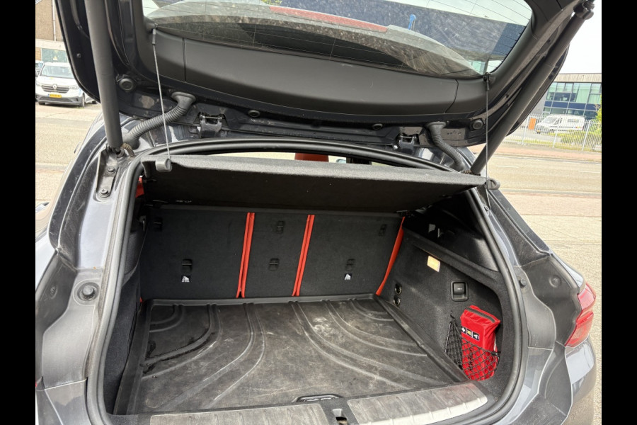 BMW X2 sDrive20i High Executive | Panodak | Leer | Trekhaak | Automaat