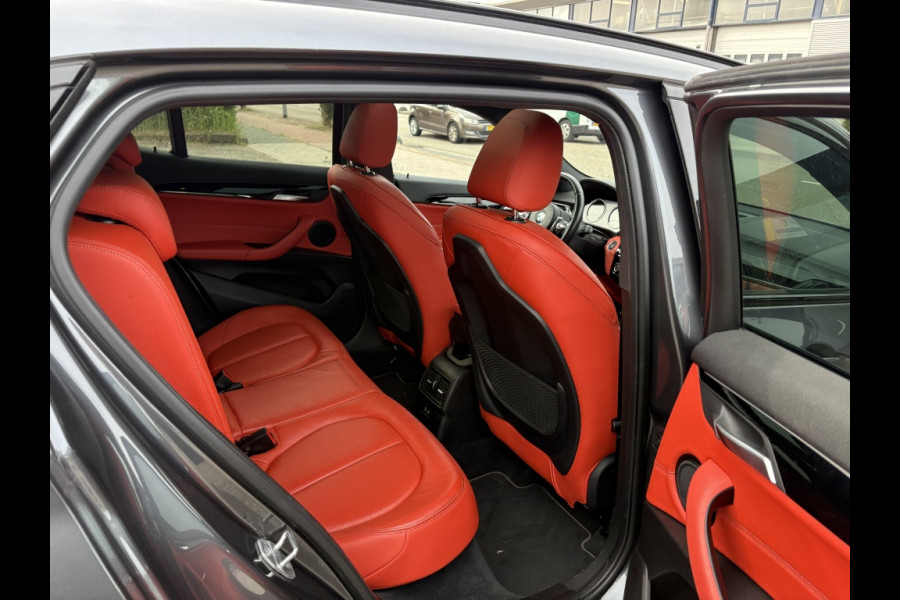 BMW X2 sDrive20i High Executive | Panodak | Leer | Trekhaak | Automaat