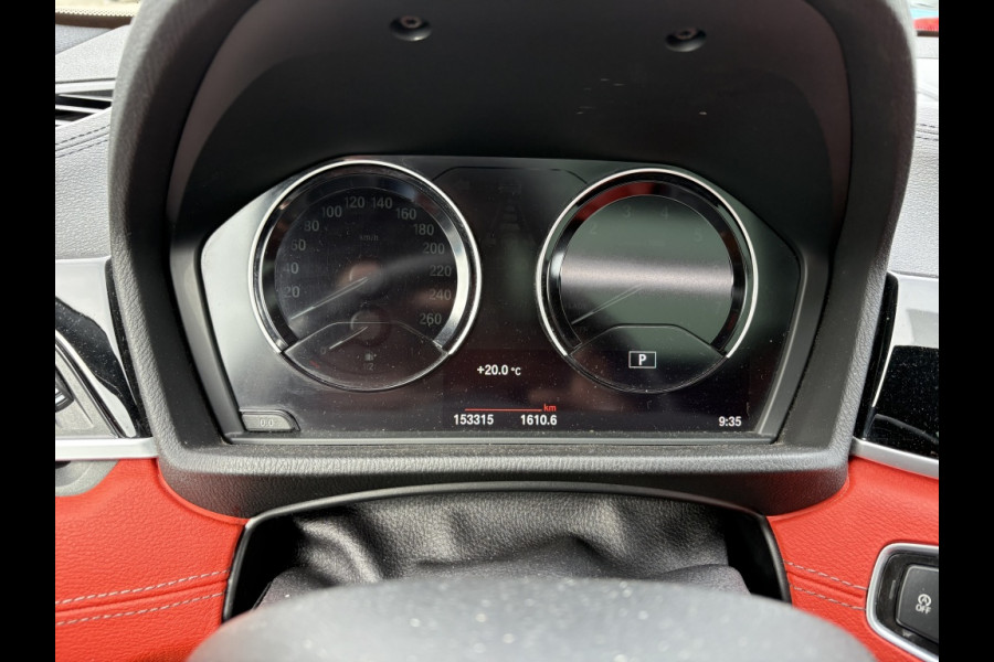BMW X2 sDrive20i High Executive | Panodak | Leer | Trekhaak | Automaat