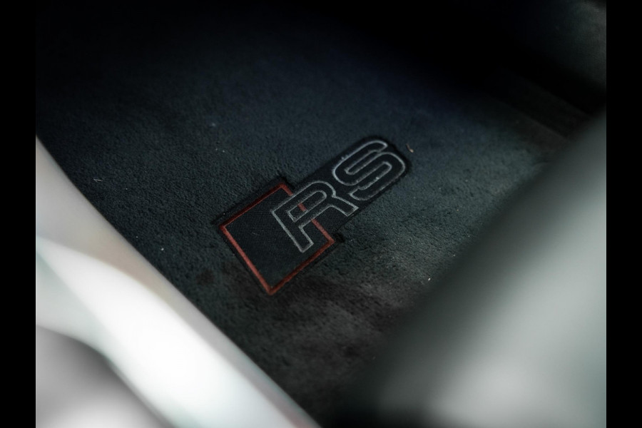 Audi RS6 Avant TFSI quattro | VOSSEN | Akrapovic | Pano |