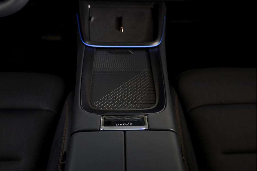 Lynk & Co 08 1.5 PHEV 349 PK More | 200km Elek. | S/K-Panodak | Elek. Stoel+Massage | Stoelverw.+Ventilatie | Matrix Led | Harman/Kardon | 360 Camera | Adapt. Cruise | NAV+App. Connect | LM 21" | 4120