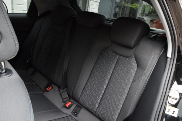 Audi A1 Sportback 25 TFSI|2x S-Line|18"|Carplay|PDC|Stoelverw.|