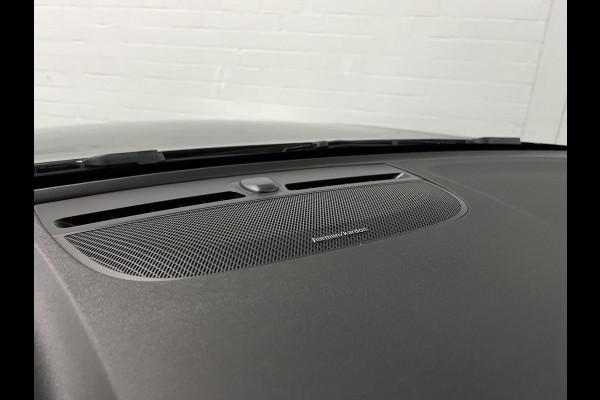 Volvo XC40 Single Motor Ultimate Adapt. cruise control | Open dak | 360 camera | Stoel-/stuurverwaming |  Harman & Kardon | Memory | Keyless | 20" wielen