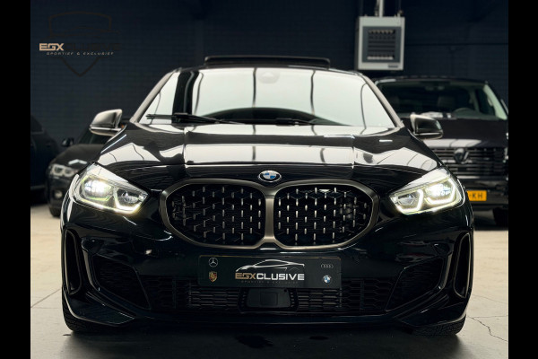 BMW 1 Serie M135i xDrive High Executive PANO|CAMERA|HUD|H&K|SFEERVERLICHTING