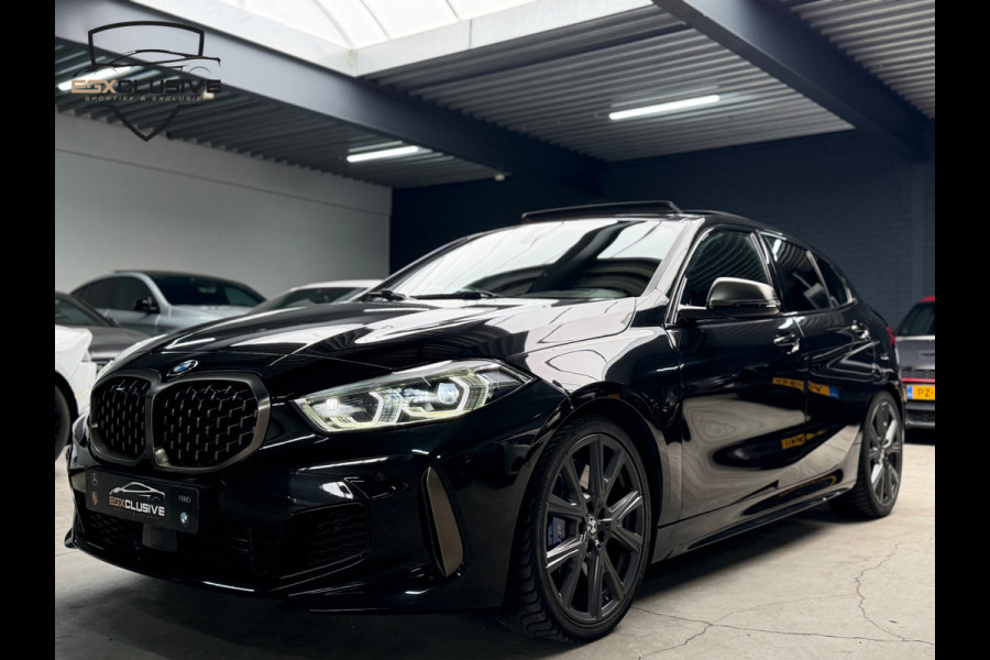 BMW 1 Serie M135i xDrive High Executive PANO|CAMERA|HUD|H&K|SFEERVERLICHTING
