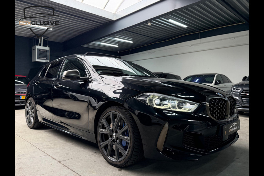 BMW 1 Serie M135i xDrive High Executive PANO|CAMERA|HUD|H&K|SFEERVERLICHTING