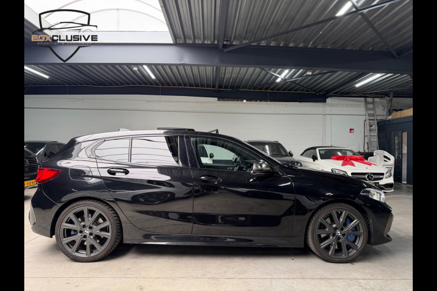 BMW 1 Serie M135i xDrive High Executive PANO|CAMERA|HUD|H&K|SFEERVERLICHTING