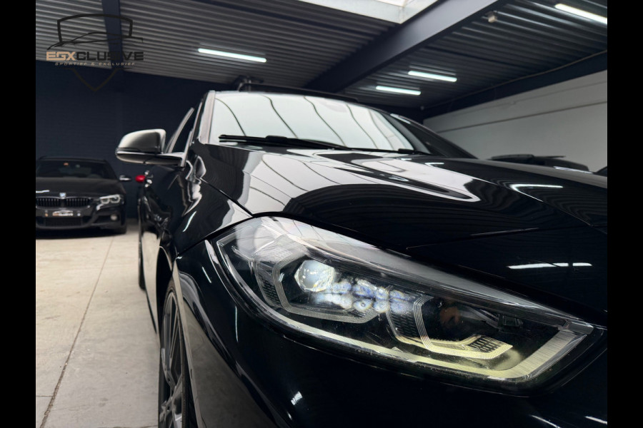 BMW 1 Serie M135i xDrive High Executive PANO|CAMERA|HUD|H&K|SFEERVERLICHTING