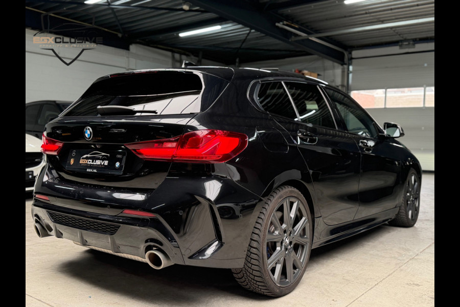 BMW 1 Serie M135i xDrive High Executive PANO|CAMERA|HUD|H&K|SFEERVERLICHTING