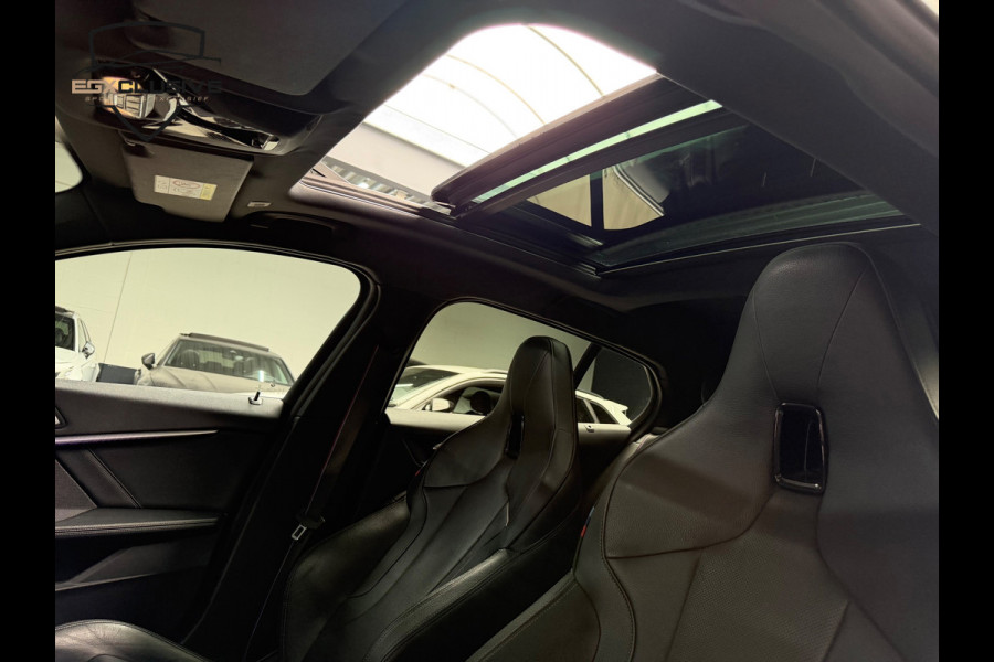 BMW 1 Serie M135i xDrive High Executive PANO|CAMERA|HUD|H&K|SFEERVERLICHTING