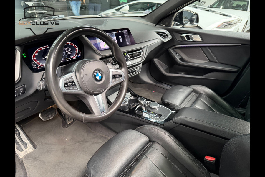 BMW 1 Serie M135i xDrive High Executive PANO|CAMERA|HUD|H&K|SFEERVERLICHTING