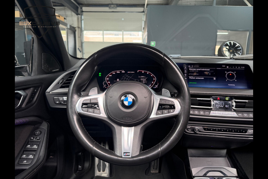BMW 1 Serie M135i xDrive High Executive PANO|CAMERA|HUD|H&K|SFEERVERLICHTING