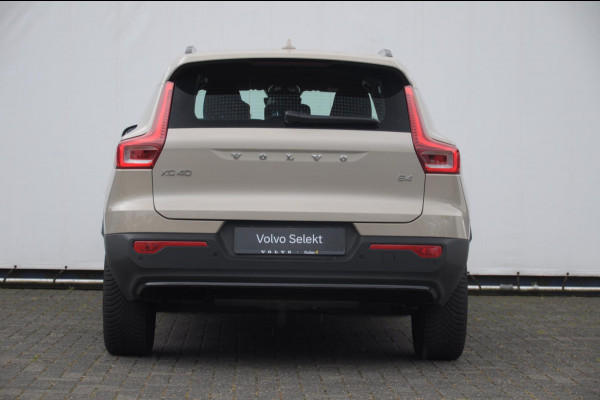 Volvo XC40 211PK Automaat B4 Plus Dark / Trekhaak / Navigatie / Adaptive Cruise / Harman Kardon / Stuur- & Stoelverwarming / Elektrische achterklep / Achteruitrijcamera / Elektrische stoelverst. met geheugen