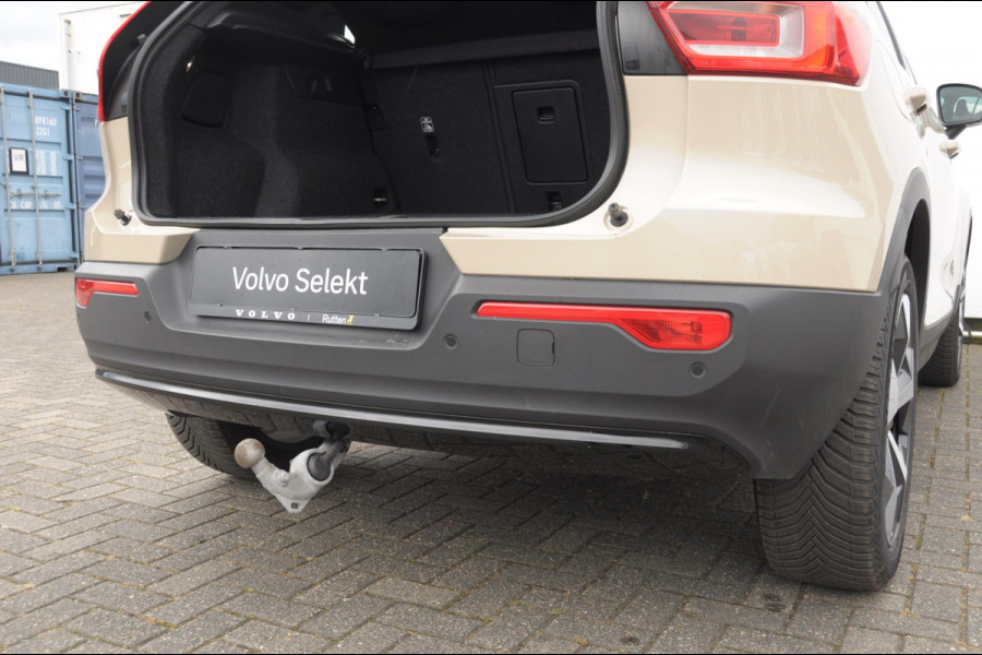 Volvo XC40 211PK Automaat B4 Plus Dark / Trekhaak / Navigatie / Adaptive Cruise / Harman Kardon / Stuur- & Stoelverwarming / Elektrische achterklep / Achteruitrijcamera / Elektrische stoelverst. met geheugen