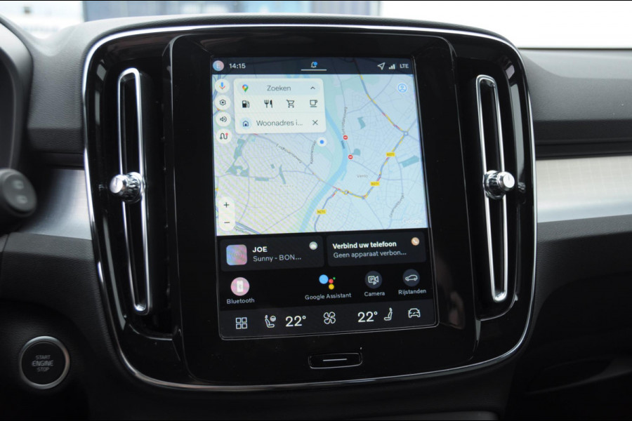 Volvo XC40 211PK Automaat B4 Plus Dark / Trekhaak / Navigatie / Adaptive Cruise / Harman Kardon / Stuur- & Stoelverwarming / Elektrische achterklep / Achteruitrijcamera / Elektrische stoelverst. met geheugen